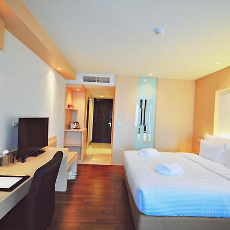 Parinda Hotel Bangkok Exterior photo