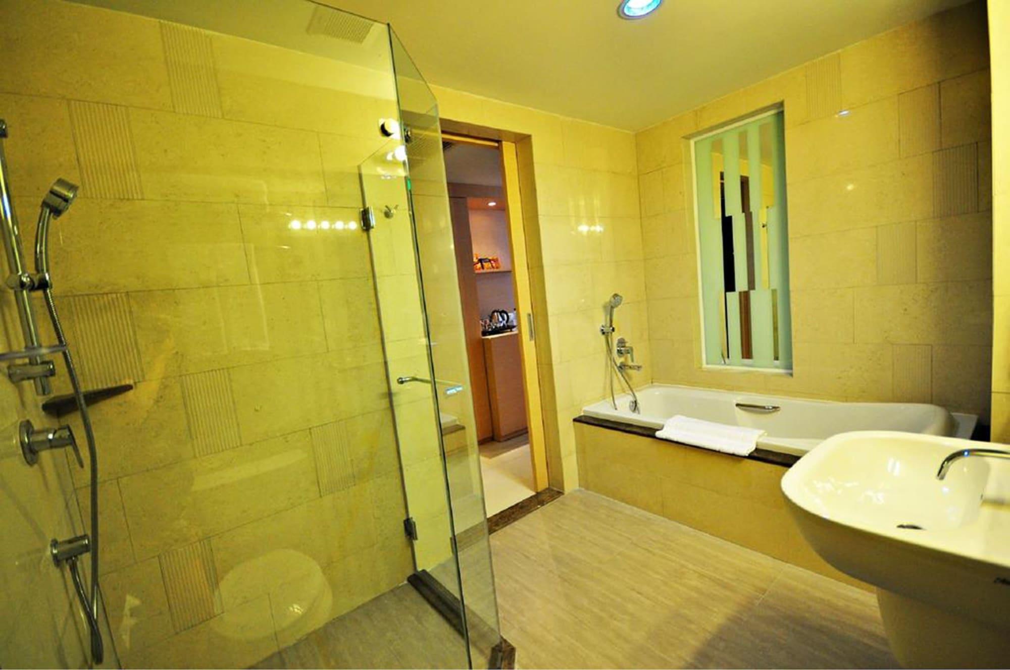Parinda Hotel Bangkok Exterior photo