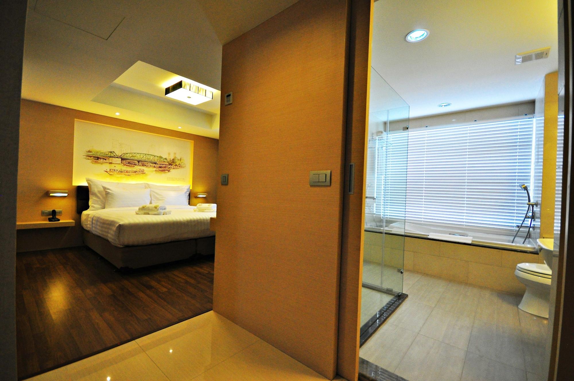 Parinda Hotel Bangkok Exterior photo