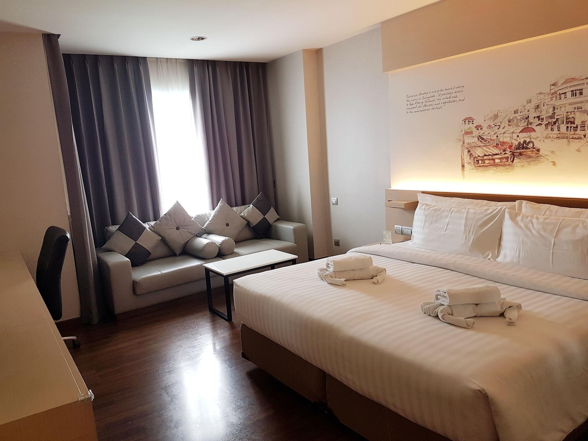 Parinda Hotel Bangkok Exterior photo