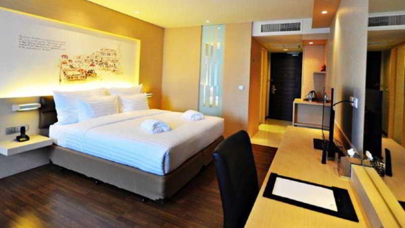 Parinda Hotel Bangkok Exterior photo