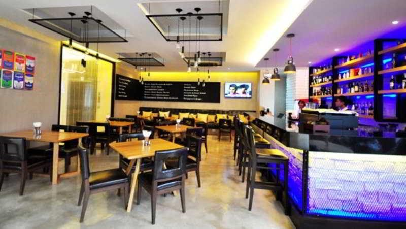 Parinda Hotel Bangkok Exterior photo