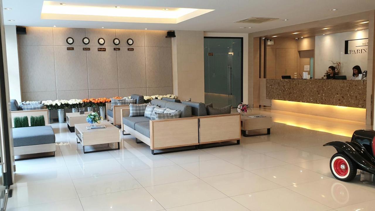 Parinda Hotel Bangkok Exterior photo