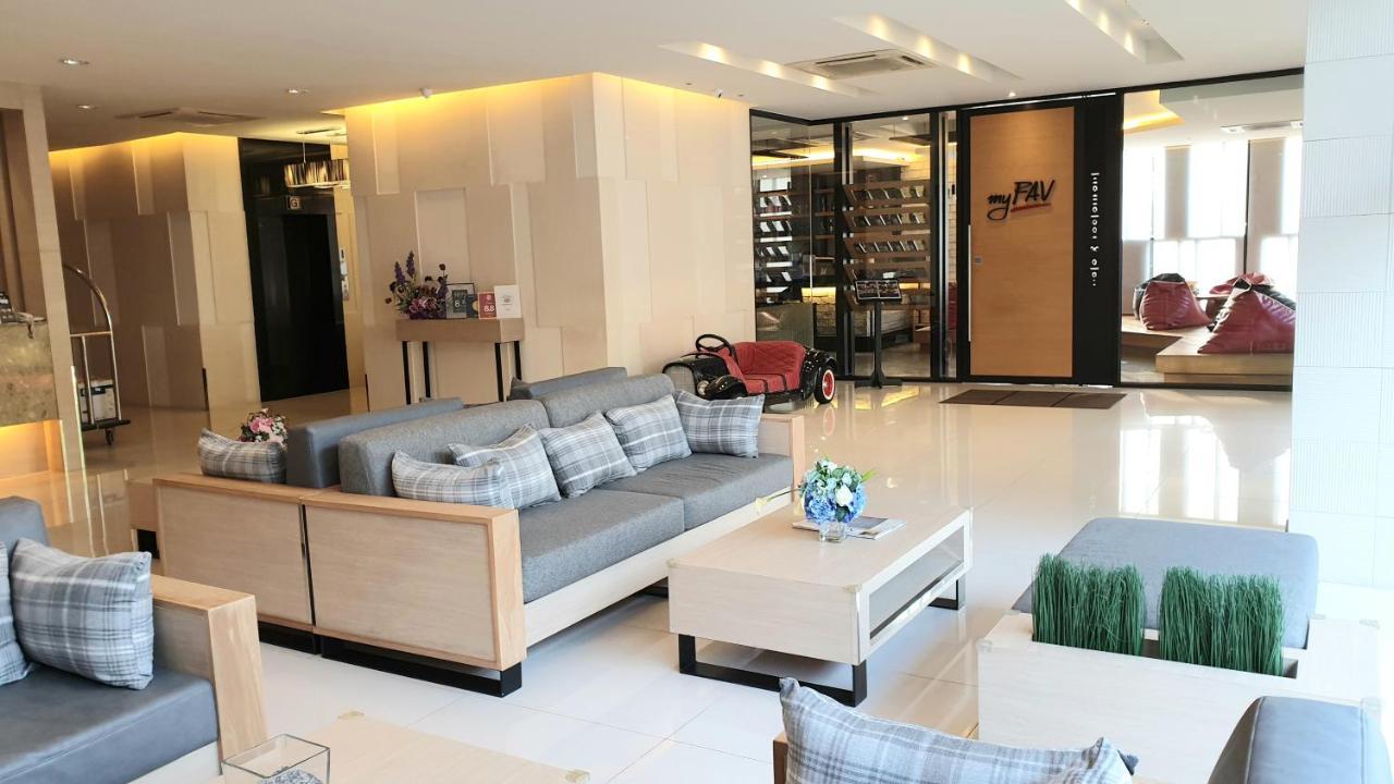 Parinda Hotel Bangkok Exterior photo
